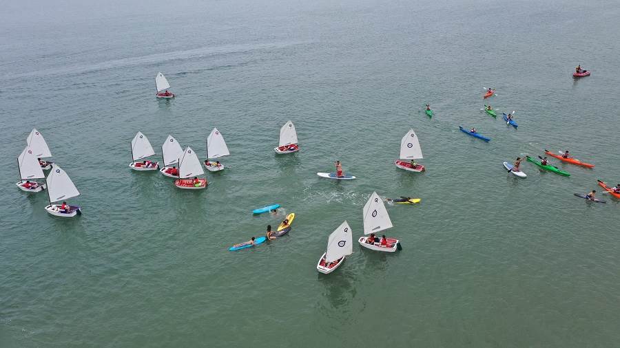 YELKEN VE KANOLAR BU KEZ DE ZAFER BAYRAMI İÇİN DENİZLE BULUŞTU